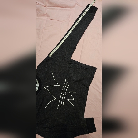 💜Adidas sweater/shirt color gray💕 - Picture 3 of 11